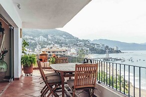Ocean View 3Br Condo-balcony-beach-pool - 812