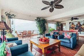 Ocean View 3Br Condo-balcony-beach-pool - 812