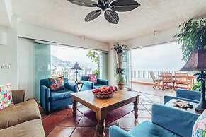 Ocean View 3Br Condo-balcony-beach-pool - 812