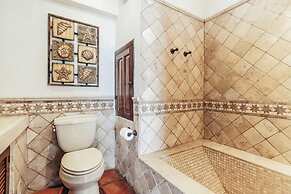 Ocean View 3Br Condo-balcony-beach-pool - 812