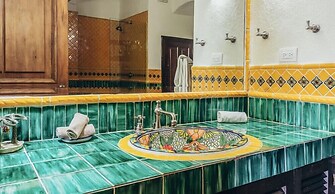 Ocean View 3Br Condo-balcony-beach-pool - 812