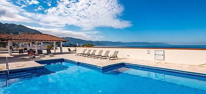 Ocean View 3Br Condo-balcony-beach-pool - 812