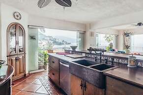 Ocean View 3Br Condo-balcony-beach-pool - 812