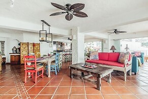 Ocean View 3Br Condo-balcony-beach-pool - 812