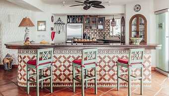 Ocean View 3Br Condo-balcony-beach-pool - 812