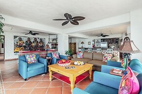 Ocean View 3Br Condo-balcony-beach-pool - 812