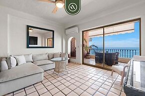 Beachfront Mexican Styled 3 BR Condo in Downtown