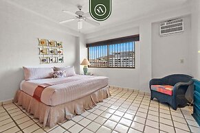 Beachfront Mexican Styled 3 BR Condo in Downtown