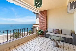 Beachfront Mexican Styled 3 BR Condo in Downtown