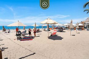 Beachfront Mexican Styled 3 BR Condo in Downtown