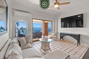 Beachfront Mexican Styled 3 BR Condo in Downtown