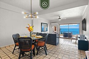 Beachfront Mexican Styled 3 BR Condo in Downtown