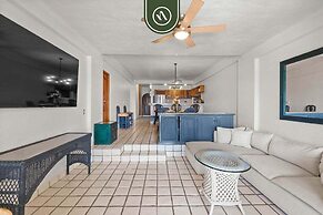 Beachfront Mexican Styled 3 BR Condo in Downtown