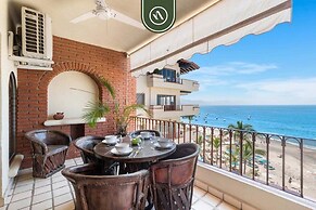 Beachfront Mexican Styled 3 BR Condo in Downtown