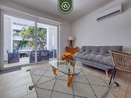 New 1 BR Condo - Oceanview Pool - 2 min to Beach