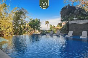 2BR Condo in Concha Chinas - Breathtaking Views