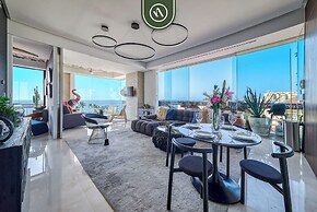 Luxury Corner Unit With Breataking Ocean Views