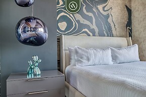 Luxury Corner Unit With Breataking Ocean Views