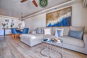 3BR Condo With Private Balcony - Pool - Marina`