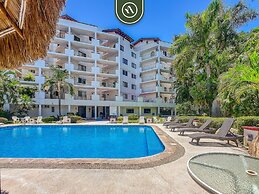 3BR Condo With Private Balcony - Pool - Marina