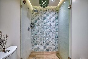 3BR Condo With Private Balcony - Pool - Marina`