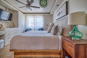 3BR Condo With Private Balcony - Pool - Marina