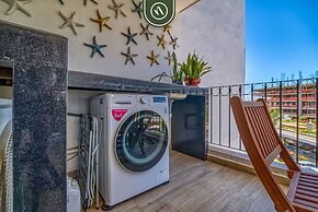 3BR Condo With Private Balcony - Pool - Marina