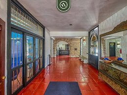 3BR Condo With Private Balcony - Pool - Marina`