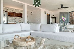 Oceanview 2 BR Unit- Steps Away From Beach - Pool