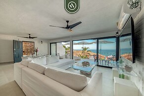 Oceanview 2 BR Unit- Steps Away From Beach - Pool