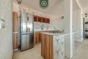 Oceanview 2 BR Unit- Steps Away From Beach - Pool