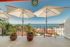 Oceanview 2 BR Unit- Steps Away From Beach - Pool