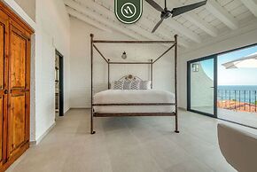 Oceanview 2 BR Unit- Steps Away From Beach - Pool