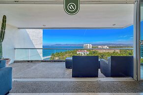 Oceanfron 4 BR Condo - Beach - Wyndham Pool