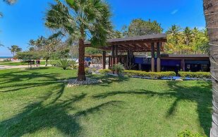 Oceanfron 4 BR Condo - Beach - Wyndham Pool