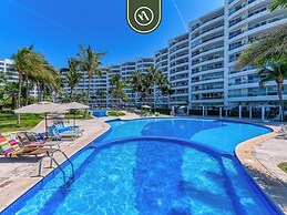 Oceanfron 4 BR Condo - Beach - Wyndham Pool