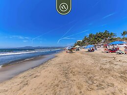 Oceanfron 4 BR Condo - Beach - Wyndham Pool