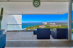 Oceanfron 4 BR Condo - Beach - Wyndham Pool