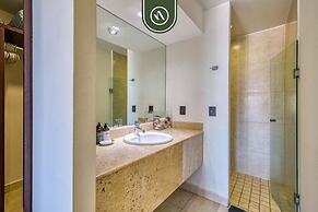 Oceanfron 4 BR Condo - Beach - Wyndham Pool