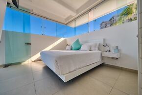 Luxurious 2BR Condo - Amazing Ocean View - Pool