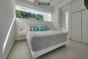 Luxurious 2BR Condo - Amazing Ocean View - Pool