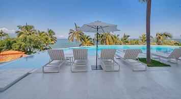 Luxurious 2BR Condo - Amazing Ocean View - Pool
