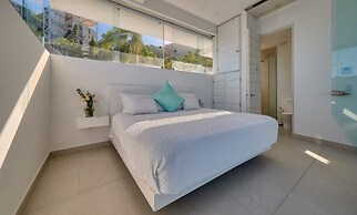 Luxurious 2BR Condo - Amazing Ocean View - Pool