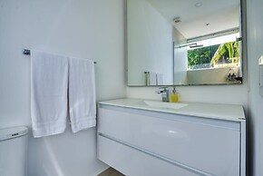 Luxurious 2BR Condo - Amazing Ocean View - Pool