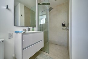 Luxurious 2BR Condo - Amazing Ocean View - Pool