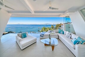 Luxurious 2BR Condo - Amazing Ocean View - Pool