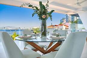Luxurious 2BR Condo - Amazing Ocean View - Pool