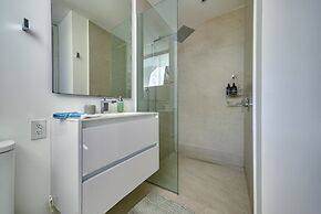 Luxurious 2BR Condo - Amazing Ocean View - Pool