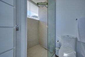 Luxurious 2BR Condo - Amazing Ocean View - Pool