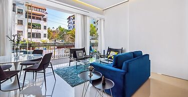 Stylish King-bed Unit - Pool - Ocean View - Gym